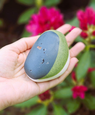 Dabīgas ziepes ar šī sviestu akmens formā