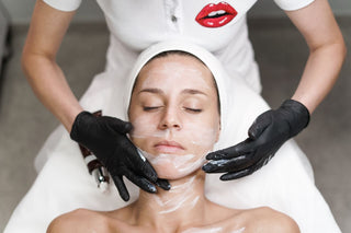 Facial Serum for Oily Skin: Why It Works Better Than Heavy Creams