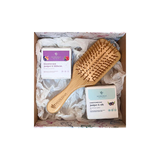 Matu kopšanas komplekts ar cieto šampūnu un koka matu ķemmi