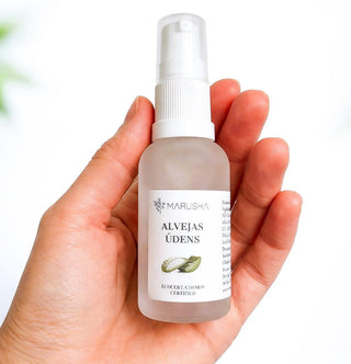 Alvejas gels un želeja rokās 