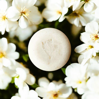 Dabīgas liepziedu ziepes ziedos