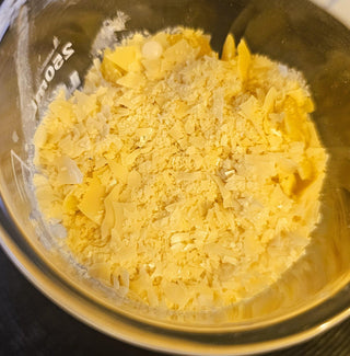 Izejvielas un dabīgi sviesti no ka tiek gatavoti Vaski matu veidošanas