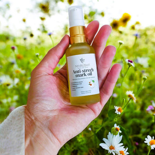 Pretstriju eļļa rokās