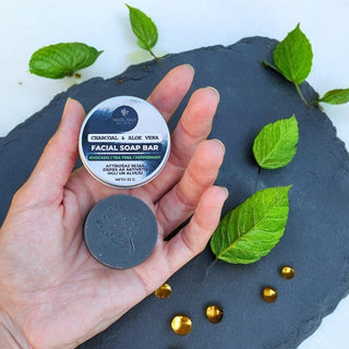 Sejas attīrīšanas ziepes ar tējas koku pret pinnēm un taukainai ādai