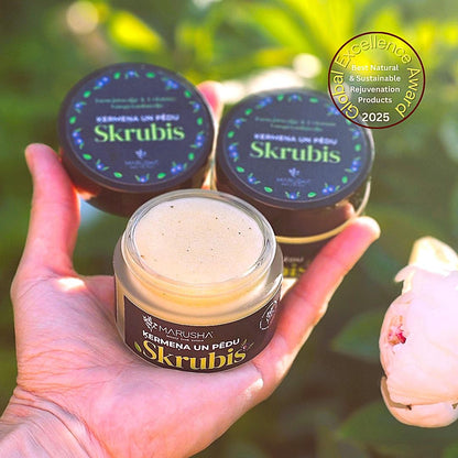 Ķermeņa un pēdu skrubis ar piparmētru un kadiķi un aļģēm dabā